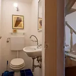 Bright And Spacious Arno View Apartment *