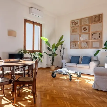 Bright And Spacious Arno View Apartamento