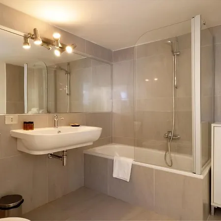Bright And Spacious Arno View Διαμέρισμα *